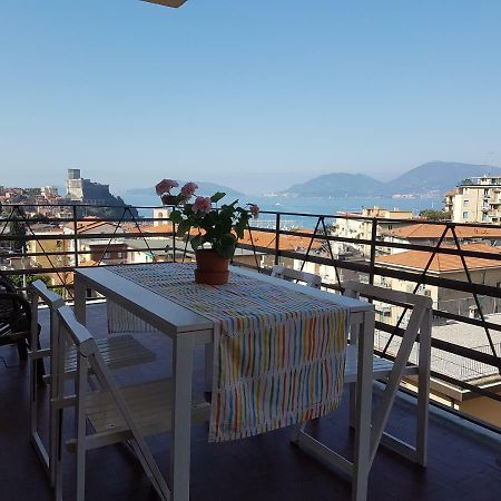 Apartamento Il Terrazzo Sul Castello Lerici Exterior foto