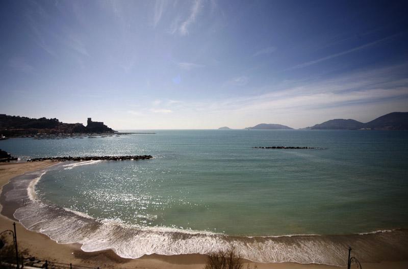 Apartamento Il Terrazzo Sul Castello Lerici Exterior foto
