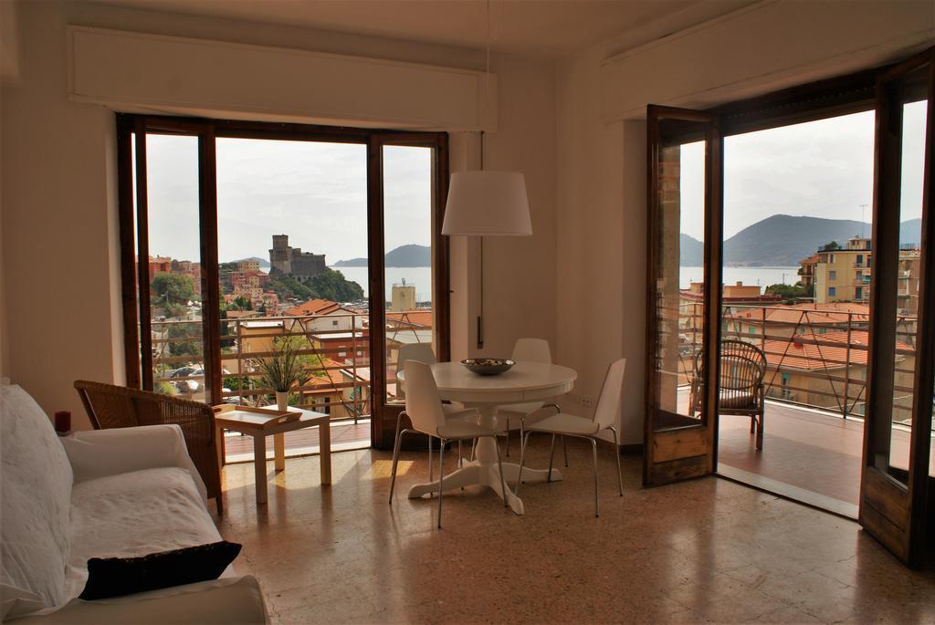 Apartamento Il Terrazzo Sul Castello Lerici Exterior foto